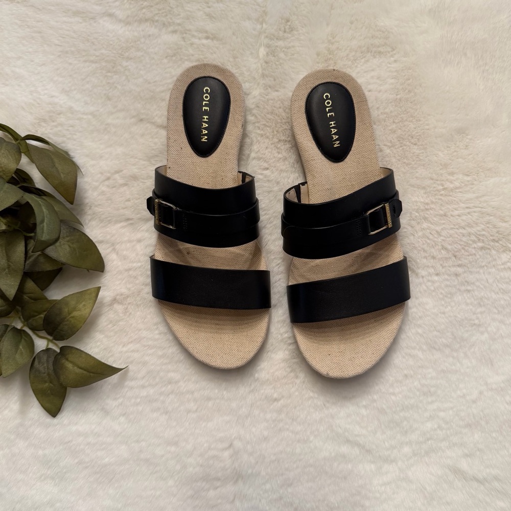 NWOT Cole Haan Women's Black and Tan Sandals